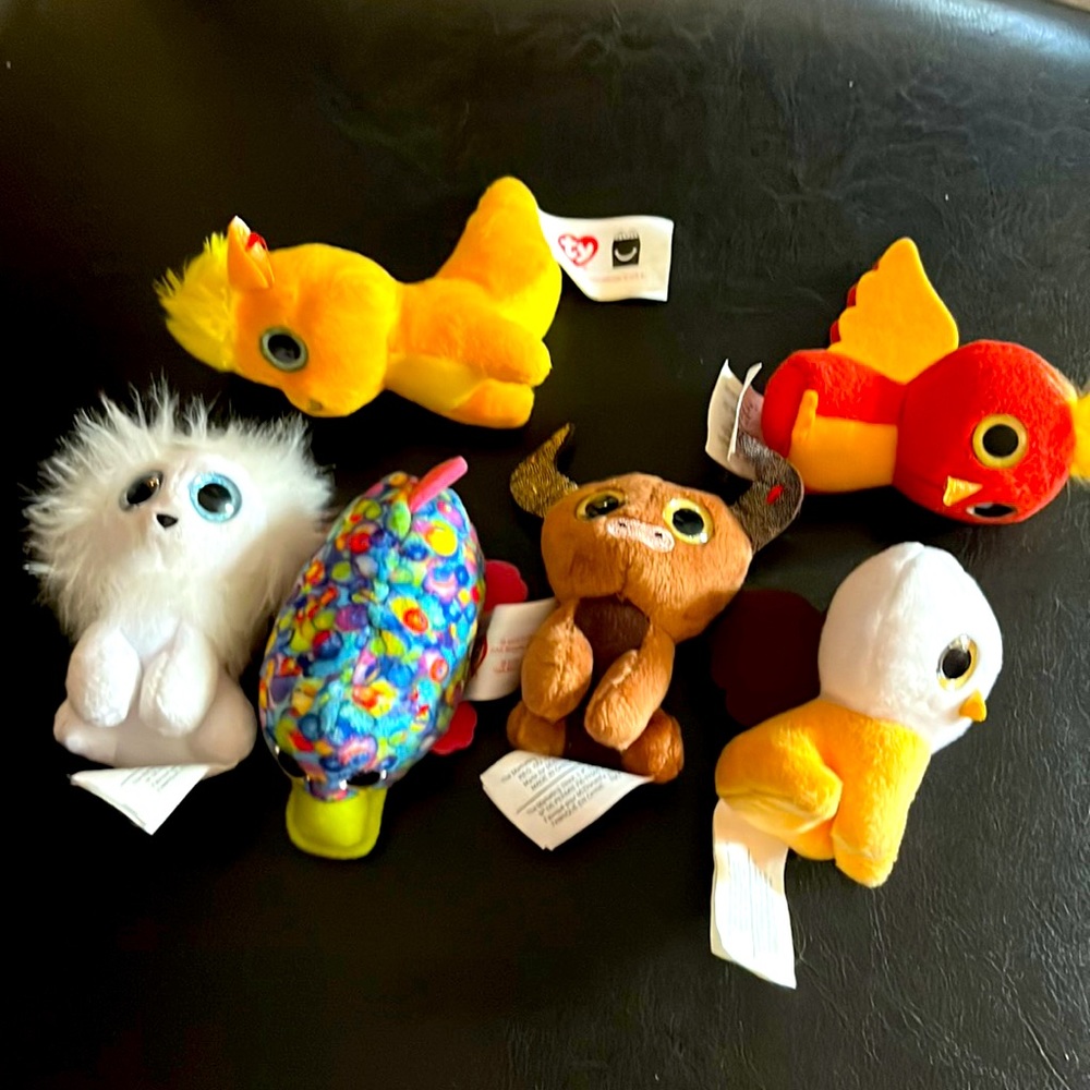 Bundle 🦄 at 8 for $25. Ty bundle of 6 with fabric tags.